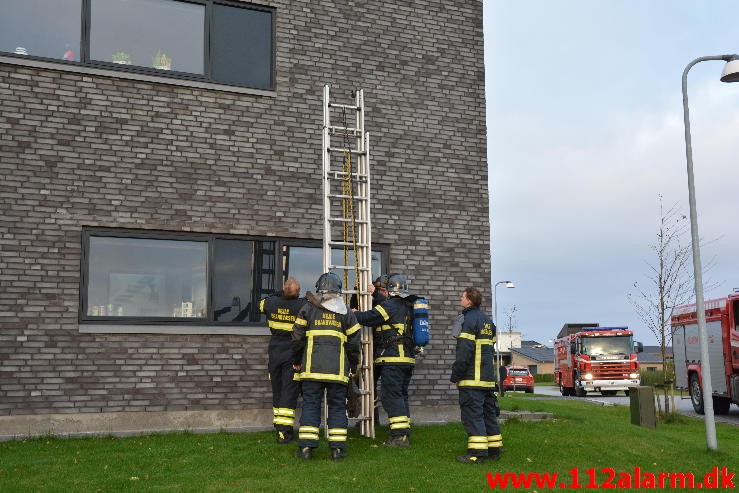 Brand i Villa. Erosvej i Vejle. 23/10-2015. Kl. 8:31.