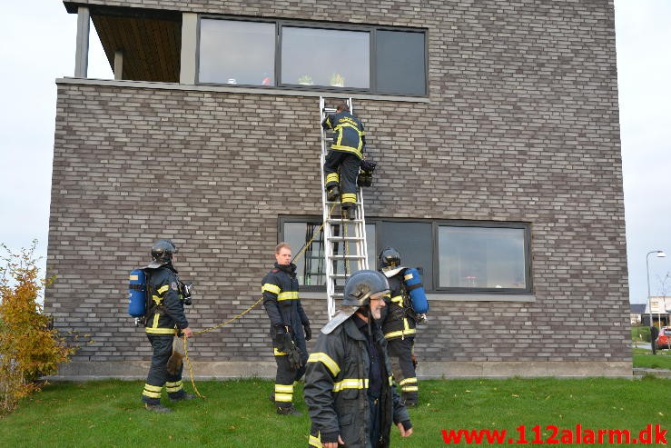 Brand i Villa. Erosvej i Vejle. 23/10-2015. Kl. 8:31.