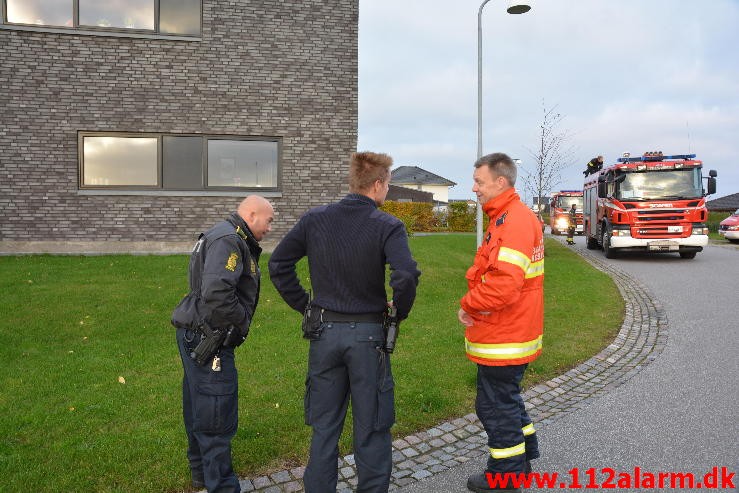 Brand i Villa. Erosvej i Vejle. 23/10-2015. Kl. 8:31.