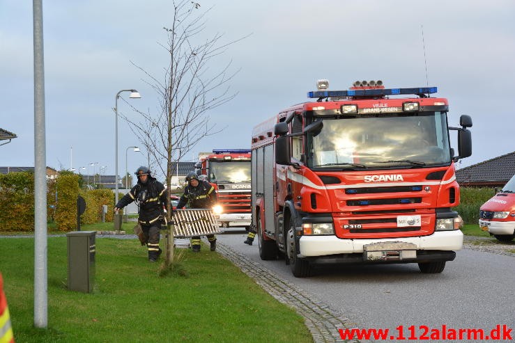 Brand i Villa. Erosvej i Vejle. 23/10-2015. Kl. 8:31.