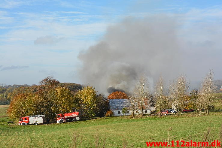 Gårdbrand. Ådalsvej ved Ildved. 27/10-2015. KL. 10:58.