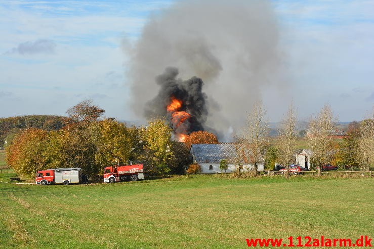 Gårdbrand. Ådalsvej ved Ildved. 27/10-2015. KL. 10:58.