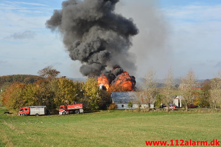 Gårdbrand. Ådalsvej ved Ildved. 27/10-2015. KL. 10:58.