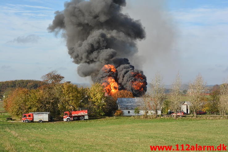 Gårdbrand. Ådalsvej ved Ildved. 27/10-2015. KL. 10:58.