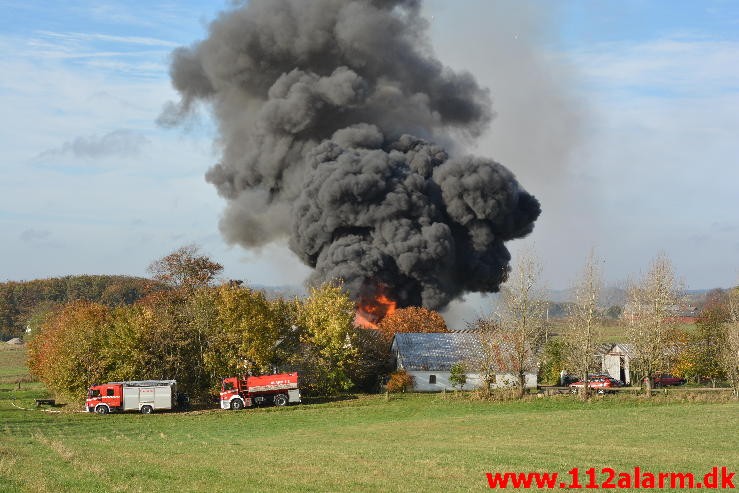 Gårdbrand. Ådalsvej ved Ildved. 27/10-2015. KL. 10:58.