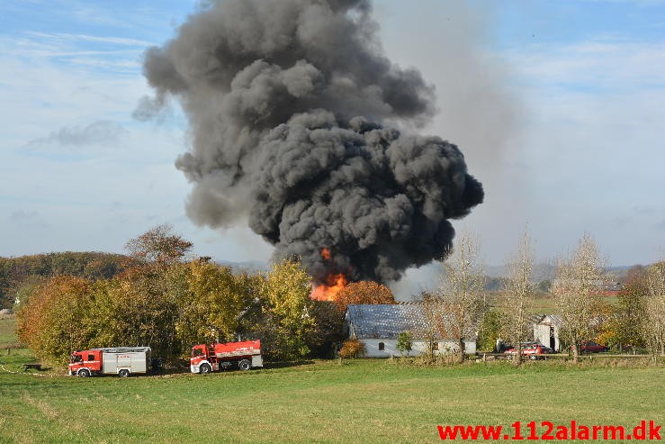 Gårdbrand. Ådalsvej ved Ildved. 27/10-2015. KL. 10:58.