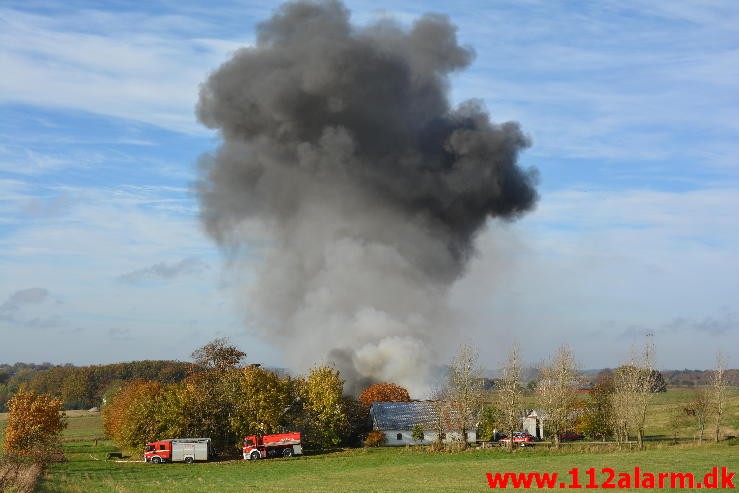 Gårdbrand. Ådalsvej ved Ildved. 27/10-2015. KL. 10:58.