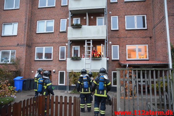 Brand i Etageejendom. Østerbrogade 30 i vejle. 05/11-2015. Kl. 16:29.