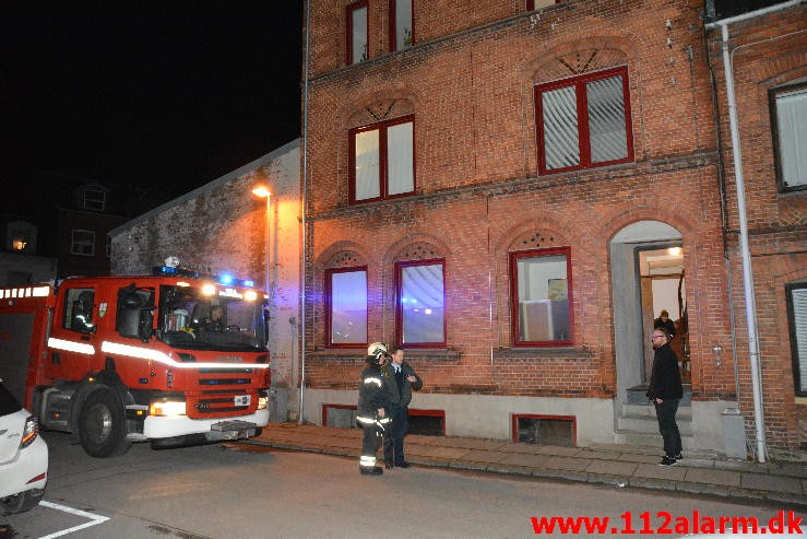 Brand i Etageejendom. Enggade i Vejle. 20/11-2015. Kl. 22:02.