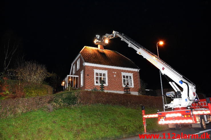 Skorstensbrand. Ribe Landevej i Vejle. 20/11-2015. Kl. 18:32.