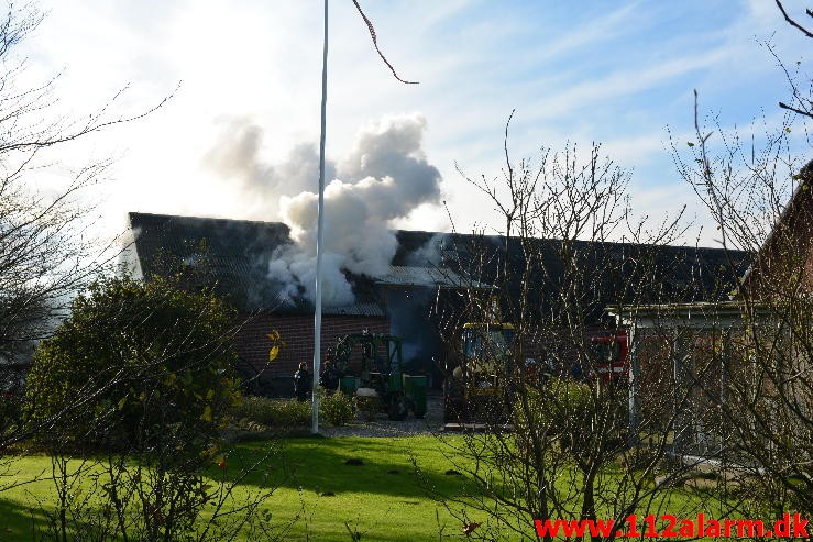 Gårdbrand. Mejsling Skovvej ved Stubberup. 21/11-2015. Kl. 11:18.