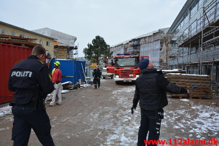 Brand i Container. Løget Høj i Vejle. 23/11-2015. Kl. 14:12.