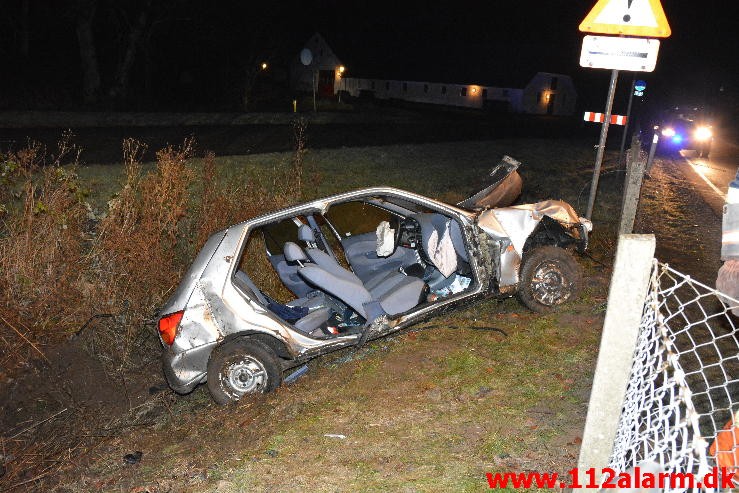 Færdselsulykke med fastklemt. Vingstedvej i Vingsted. 26/11-2015. Kl. 02:40.