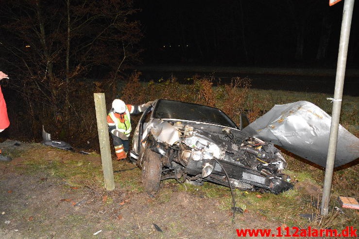 Færdselsulykke med fastklemt. Vingstedvej i Vingsted. 26/11-2015. Kl. 02:40.