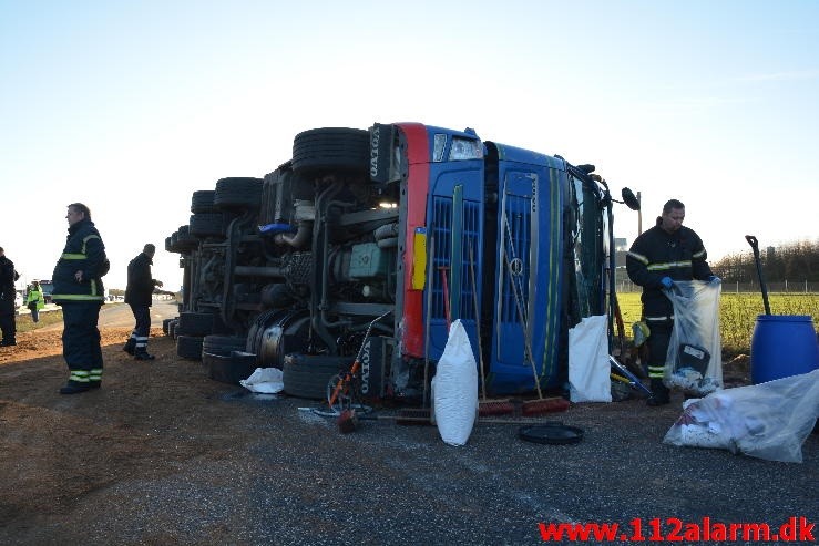 Det helt galt for en lastbil chauffør. Motorvejen E45 i sydgående spor. 26/11-2015. Kl. 14:52.