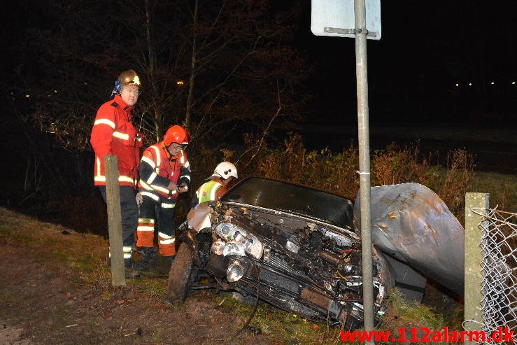 Færdselsulykke med fastklemt. Vingstedvej i Vingsted. 26/11-2015. Kl. 02:40.