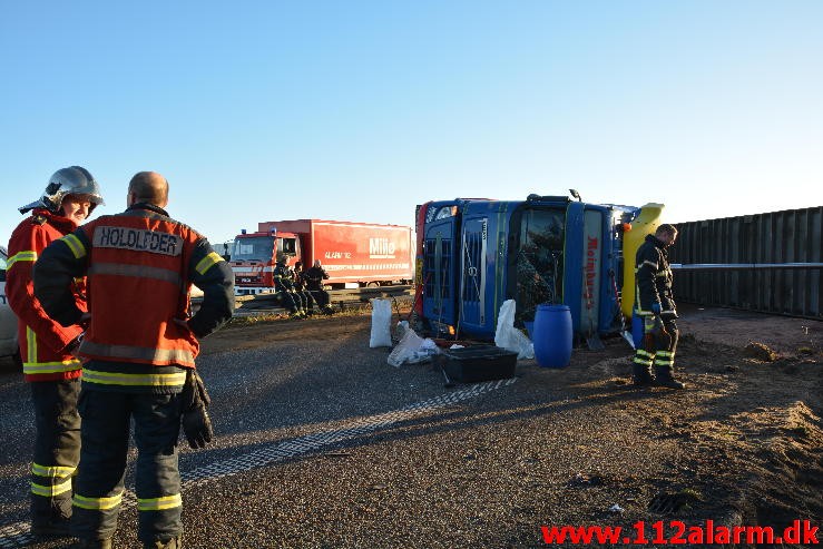 Det helt galt for en lastbil chauffør. Motorvejen E45 i sydgående spor. 26/11-2015. Kl. 14:52.