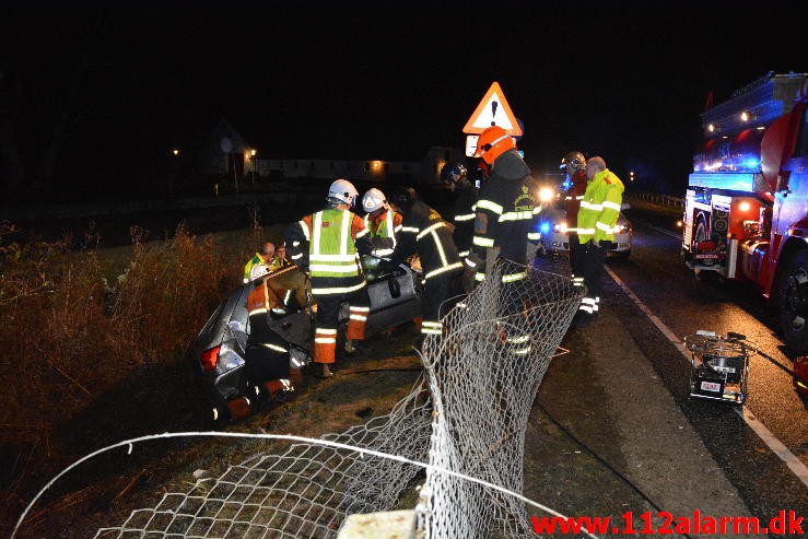 Færdselsulykke med fastklemt. Vingstedvej i Vingsted. 26/11-2015. Kl. 02:40.