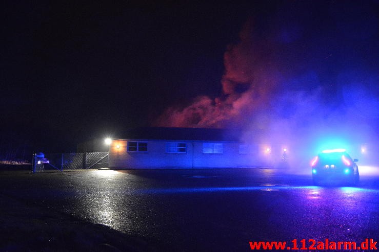 Brand i Industribygning. Englandsvej på Nørremarken i Vejle. 02/12-2015. Kl. 22:56.