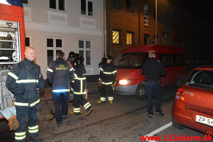 Containerbrand. Staldgaardsgade i Vejle. 09/12-2015. Kl. 20:52.