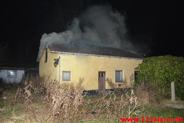 Brand i Villa. Holmevej i Vejle. 30/12-2015. Kl. 21:19.