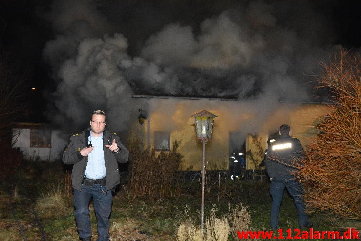 Brand i Villa. Holmevej i Vejle. 30/12-2015. Kl. 21:19.