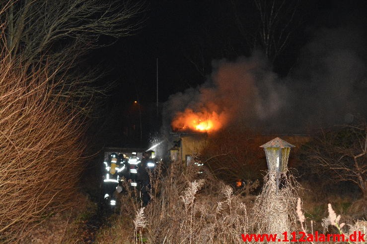 Brand i Villa. Holmevej i Vejle. 30/12-2015. Kl. 21:19.