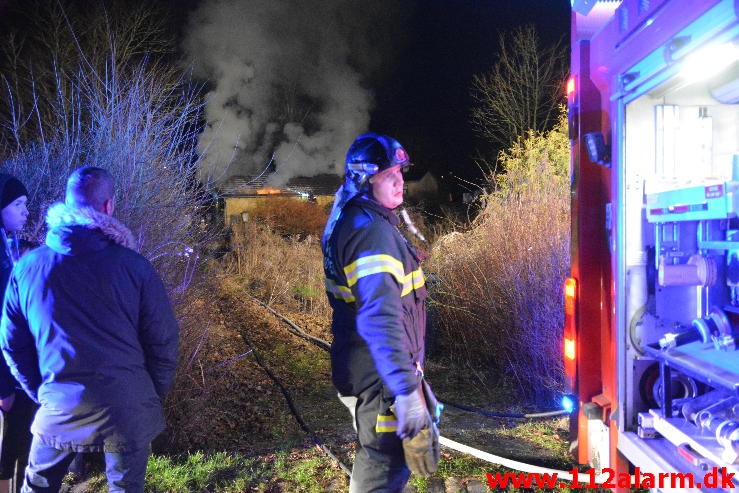 Brand i Villa. Holmevej i Vejle. 30/12-2015. Kl. 21:19.