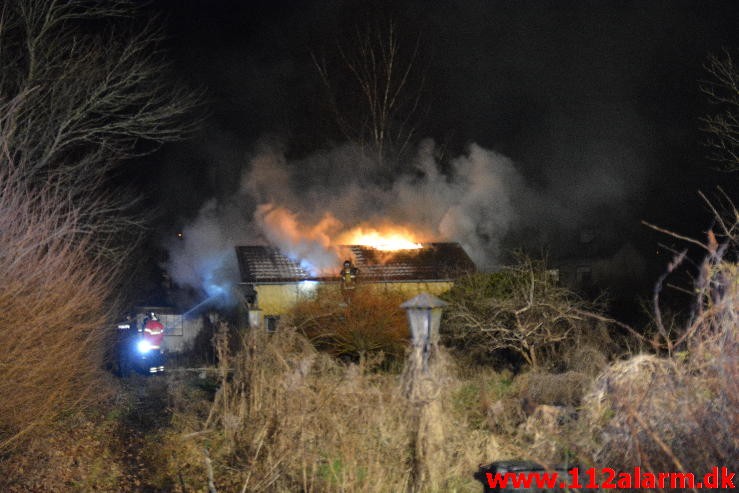 Brand i Villa. Holmevej i Vejle. 30/12-2015. Kl. 21:19.