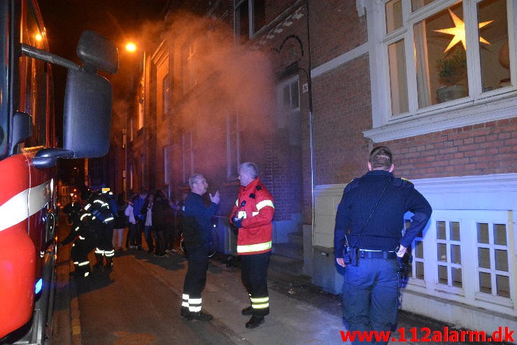 Brand i Etageejendom. Grejsdalsvej 13 i Vejle. 30/12-2015. Kl. 18:46.