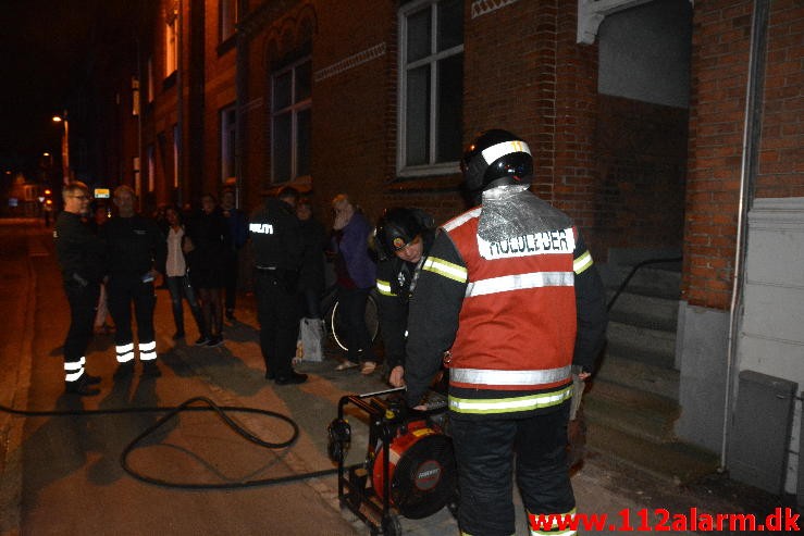 Brand i Etageejendom. Grejsdalsvej 13 i Vejle. 30/12-2015. Kl. 18:46.