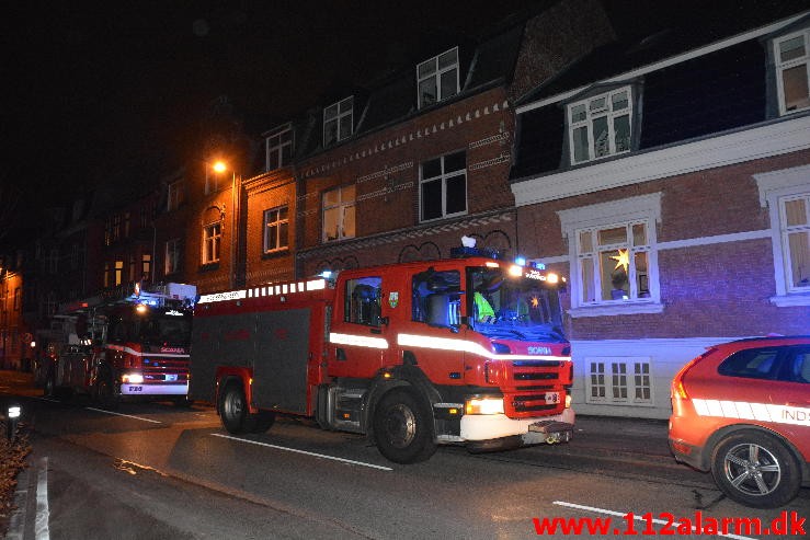 Brand i Etageejendom. Grejsdalsvej 13 i Vejle. 30/12-2015. Kl. 18:46.