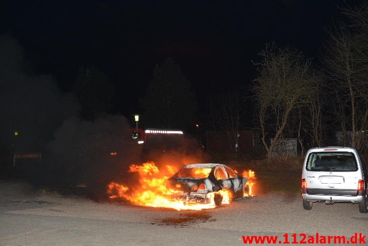 Bilbrand ved Asylcenter. Bredager 25 i Jelling. 03/01-2016. Kl. 00:48.