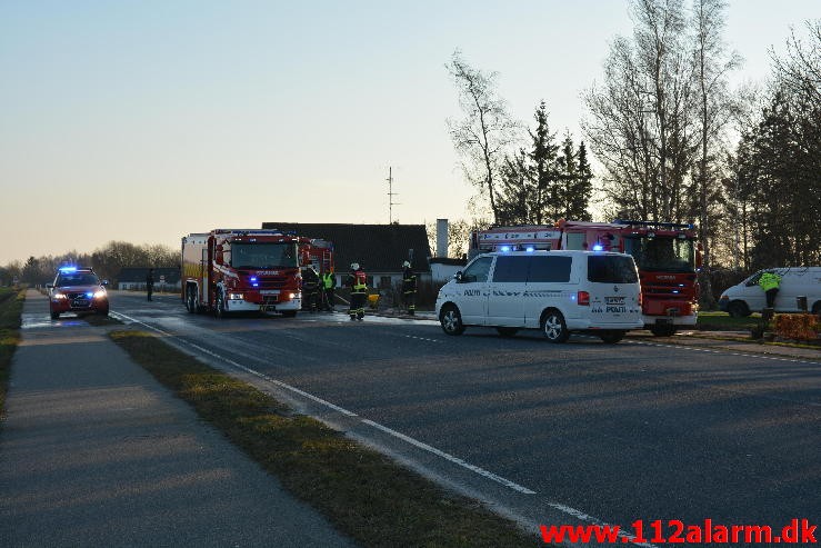 Brand på Landejendom. Vejle Landevej i Pjedsted. 04/01-2016. Kl. 12:55.