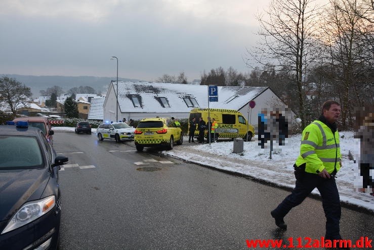 8-årige dreng dræbt af skolebus. Kirkebakken i Vejle Ø. 08/01-2016. Kl. 14:12.