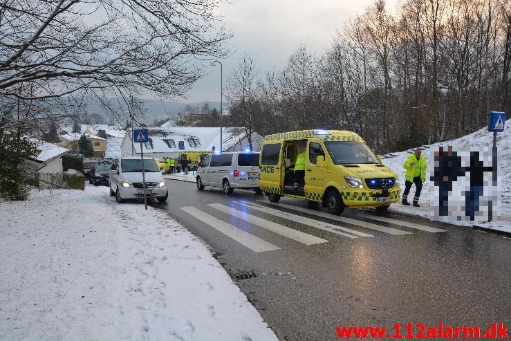 8-årige dreng dræbt af skolebus. Kirkebakken i Vejle Ø. 08/01-2016. Kl. 14:12.