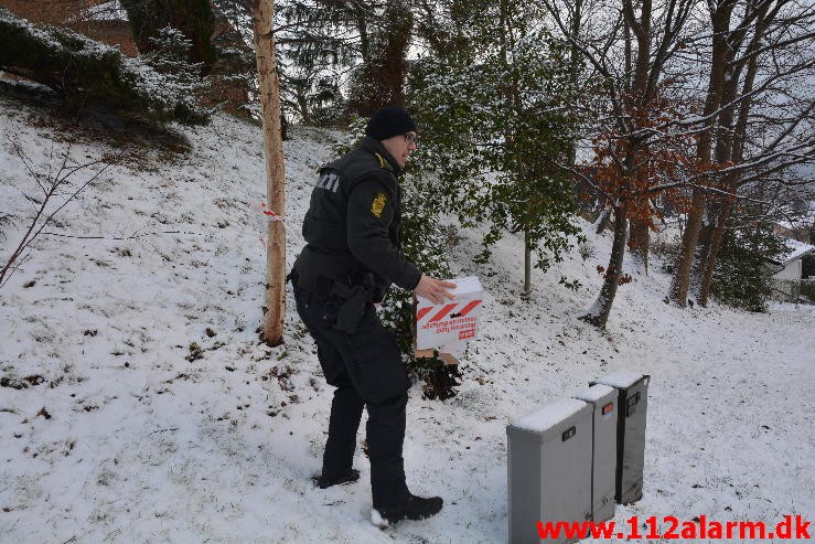 8-årige dreng dræbt af skolebus. Kirkebakken i Vejle Ø. 08/01-2016. Kl. 14:12.