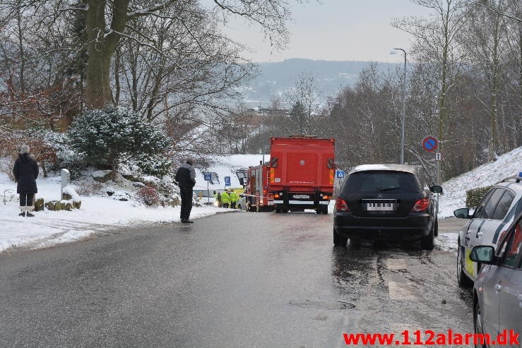 8-årige dreng dræbt af skolebus. Kirkebakken i Vejle Ø. 08/01-2016. Kl. 14:12.