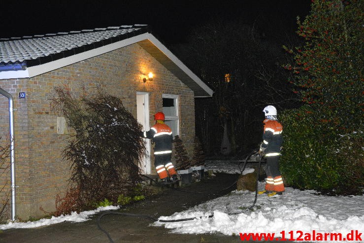 Brand i Villa. Kollegievej i Jelling. 14/01-2016. Kl. 20:16.