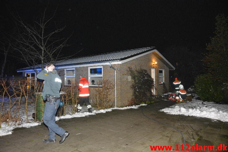 Brand i Villa. Kollegievej i Jelling. 14/01-2016. Kl. 20:16.