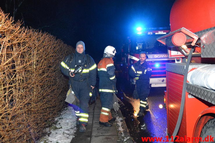 Brand i Villa. Kollegievej i Jelling. 14/01-2016. Kl. 20:16.