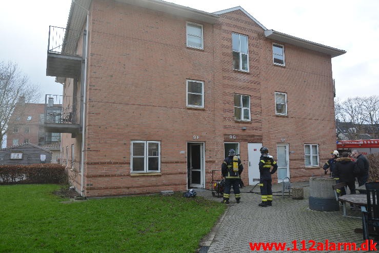 Brand i Etageejendom. Enggade i Vejle. 15/01-2015. Kl. 13:52.