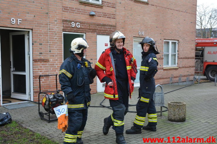 Brand i Etageejendom. Enggade i Vejle. 15/01-2015. Kl. 13:52.