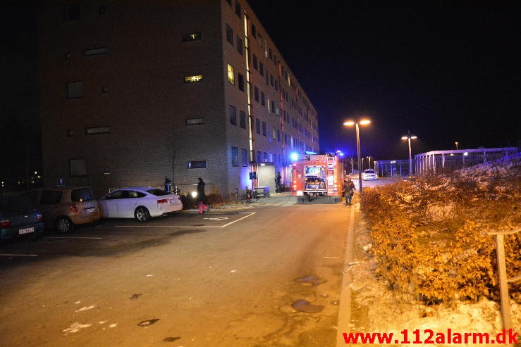 Brand i Etageejendom. Finlandsvej 91 i Vejle. 16/01-2016. Kl. 17:56.