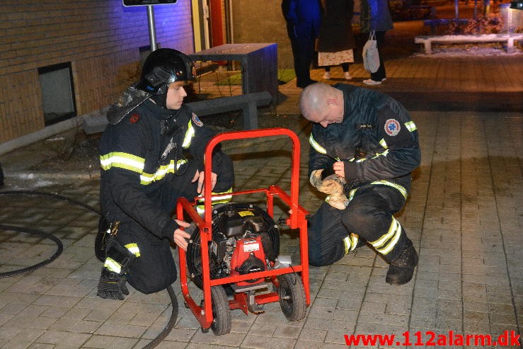 Brand i Etageejendom. Finlandsvej 91 i Vejle. 16/01-2016. Kl. 17:56.