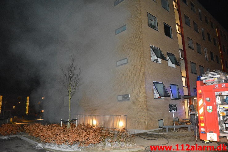 Brand i Etageejendom. Finlandsvej 91 i Vejle. 16/01-2016. Kl. 17:56.