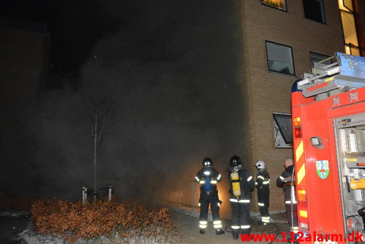 Brand i Etageejendom. Finlandsvej 91 i Vejle. 16/01-2016. Kl. 17:56.