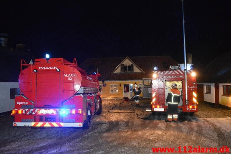 Gårdbrand. Mejslingvej ved Jerlev. 18/01-2016. Kl. 17:32.
