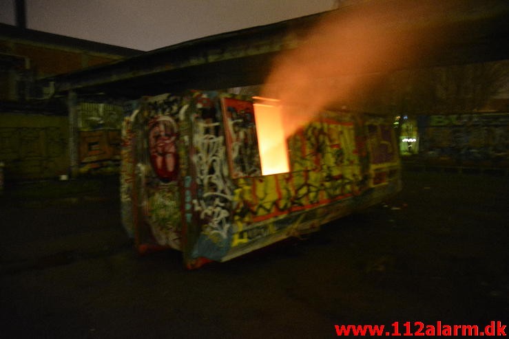 Brand i Container. Spinderigade i Vejle. 31/12-2015. KL. 19:31.