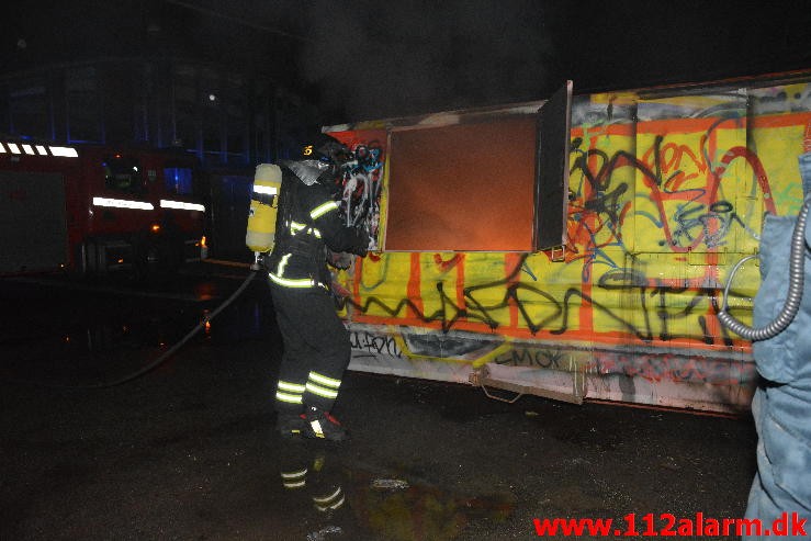 Brand i Container. Spinderigade i Vejle. 31/12-2015. KL. 19:31.